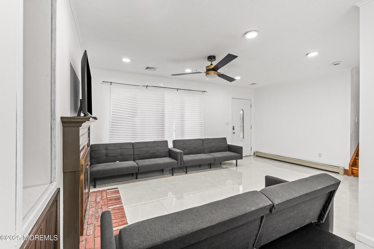 17 Johnston St - Photo 5 of 32