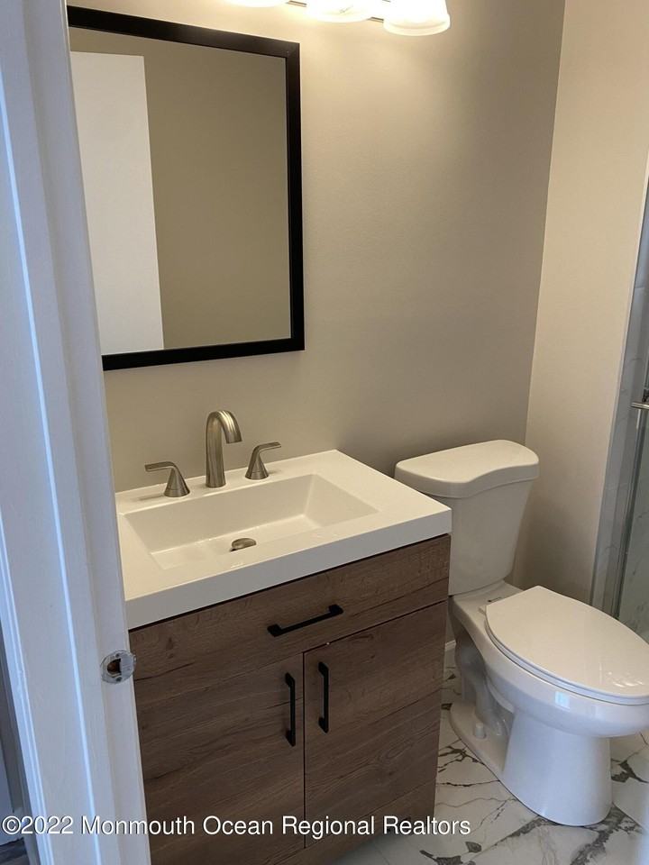 240 Medford Ct Unit C #C - Photo 6 of 14