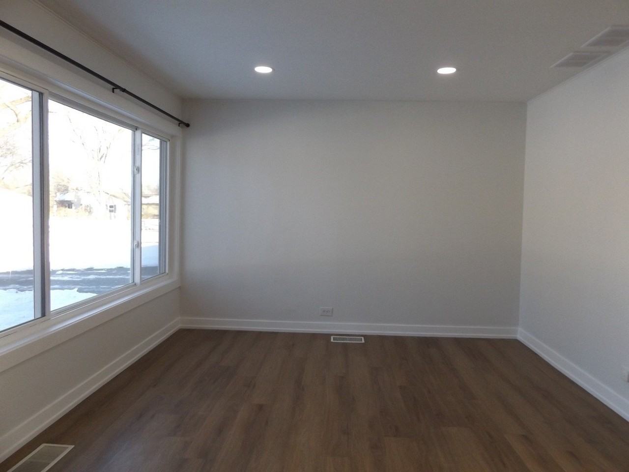 2203 South St - Photo 5 of 27