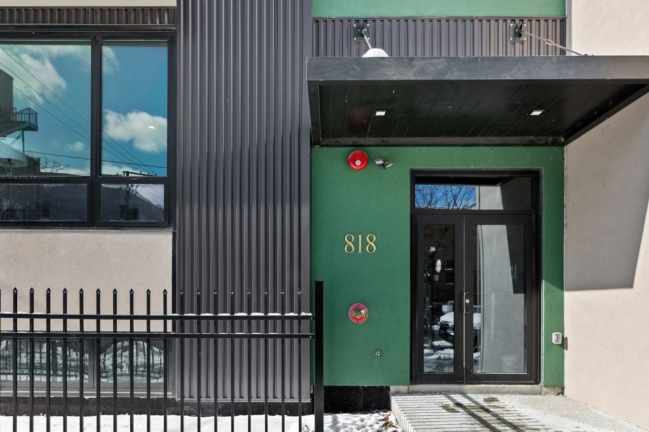 818 N Wolcott Ave Apt 107 #107 - Photo 2 of 23