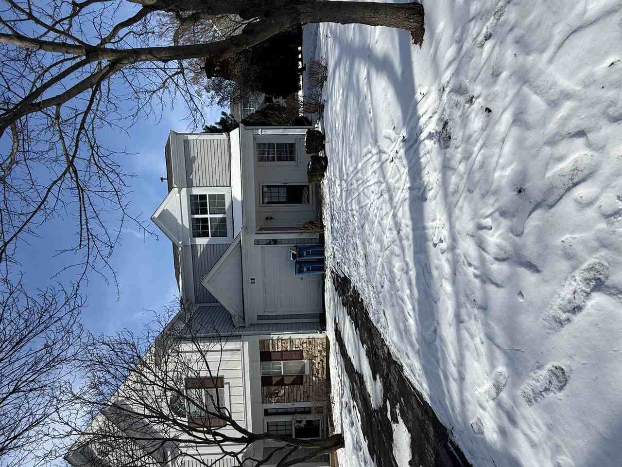 210 Shadybrook Ln - Photo 2 of 32