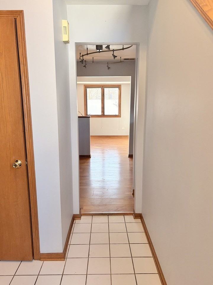 10956 S 76th Ave Unit H #H - Photo 3 of 19