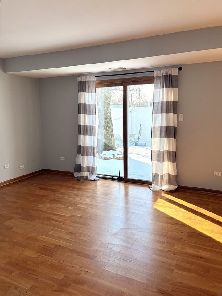 10956 S 76th Ave Unit H #H - Photo 7 of 17