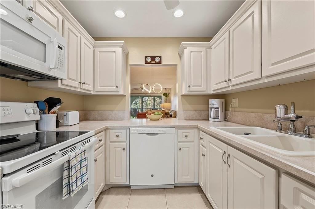 1055 Forest Lakes Dr #E209 - Photo 3 of 27