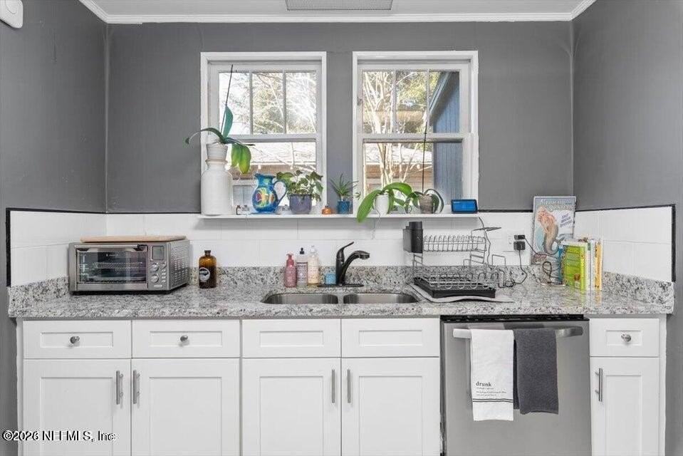 2883 Forbes St - Photo 4 of 17