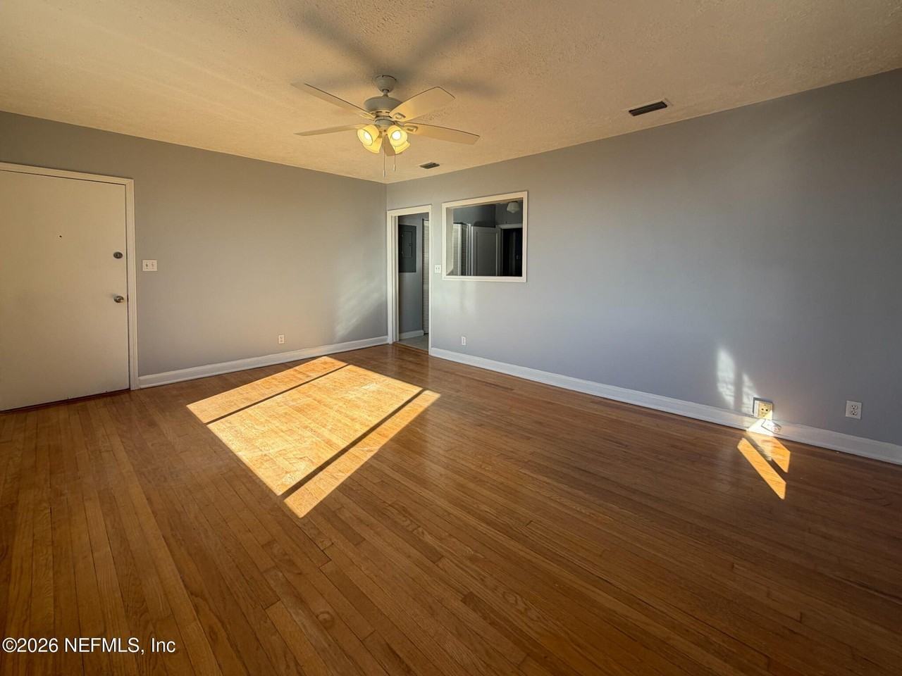 1733 River Rd Apt 4 #4 - Photo 4 of 16