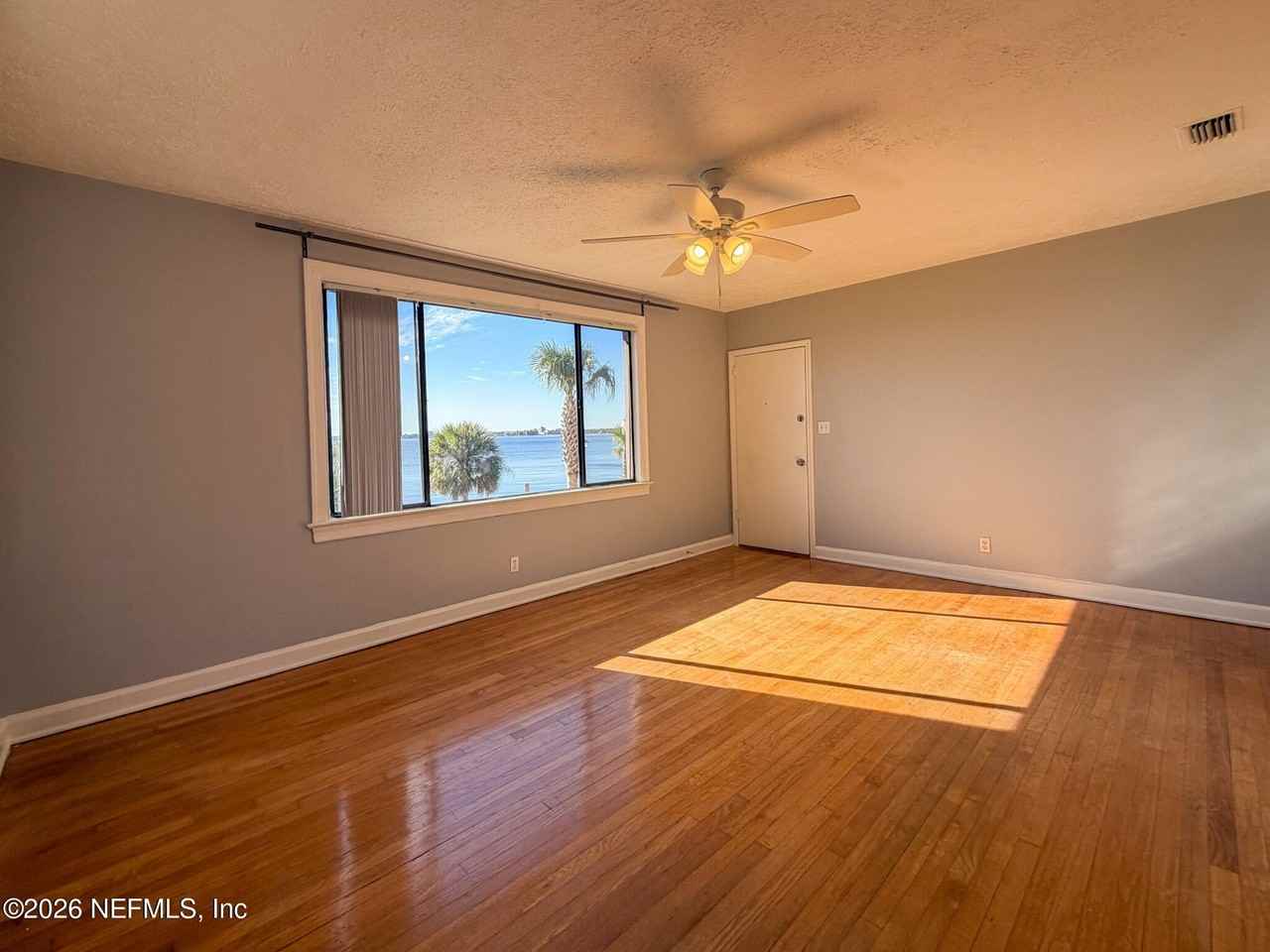 1733 River Rd Apt 4 #4 - Photo 5 of 16