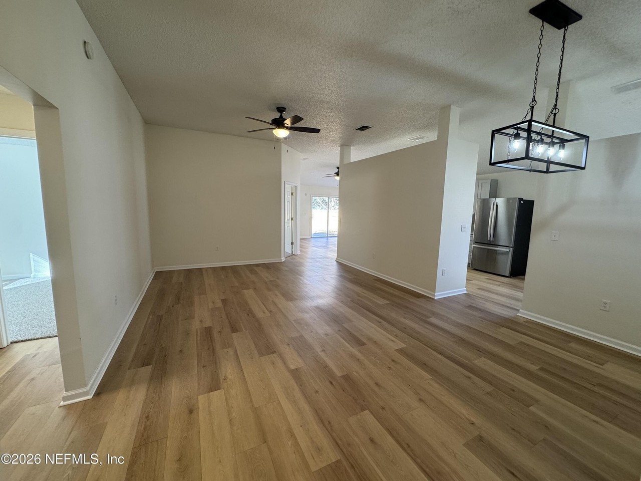 8038 Timber Point Dr - Photo 5 of 22