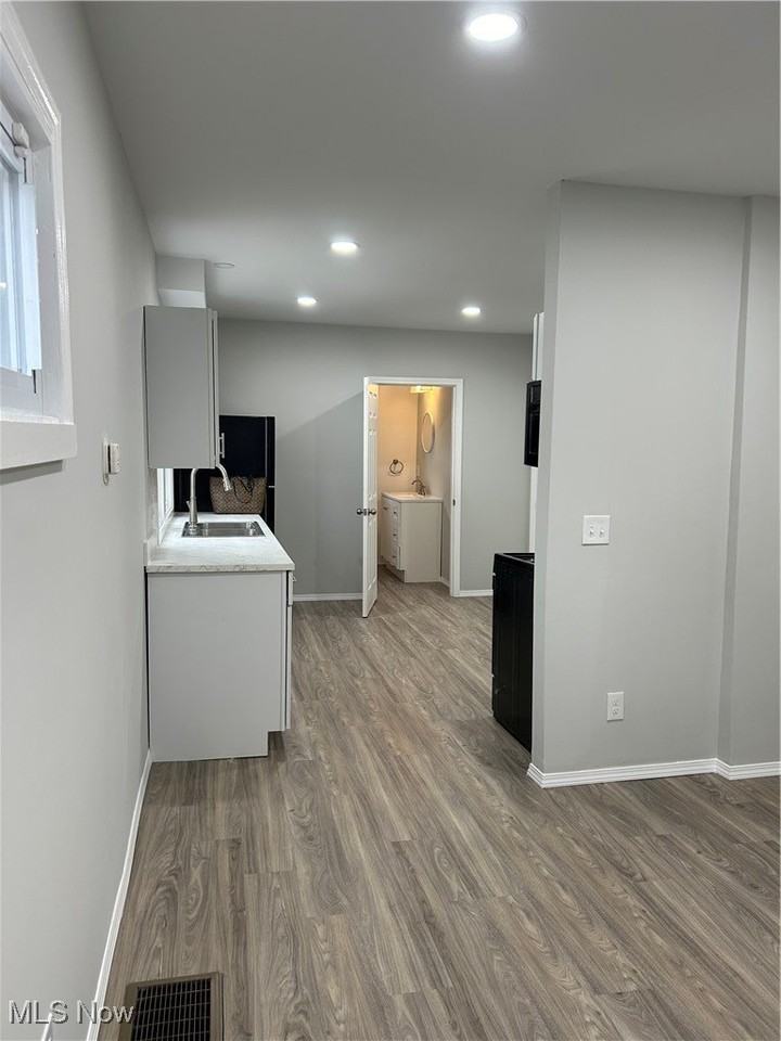 15630 Holmes Ave Unit Down #DOWN - Photo 4 of 26