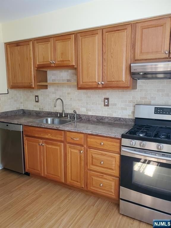 5456 S Spruce St - Photo 4 of 12