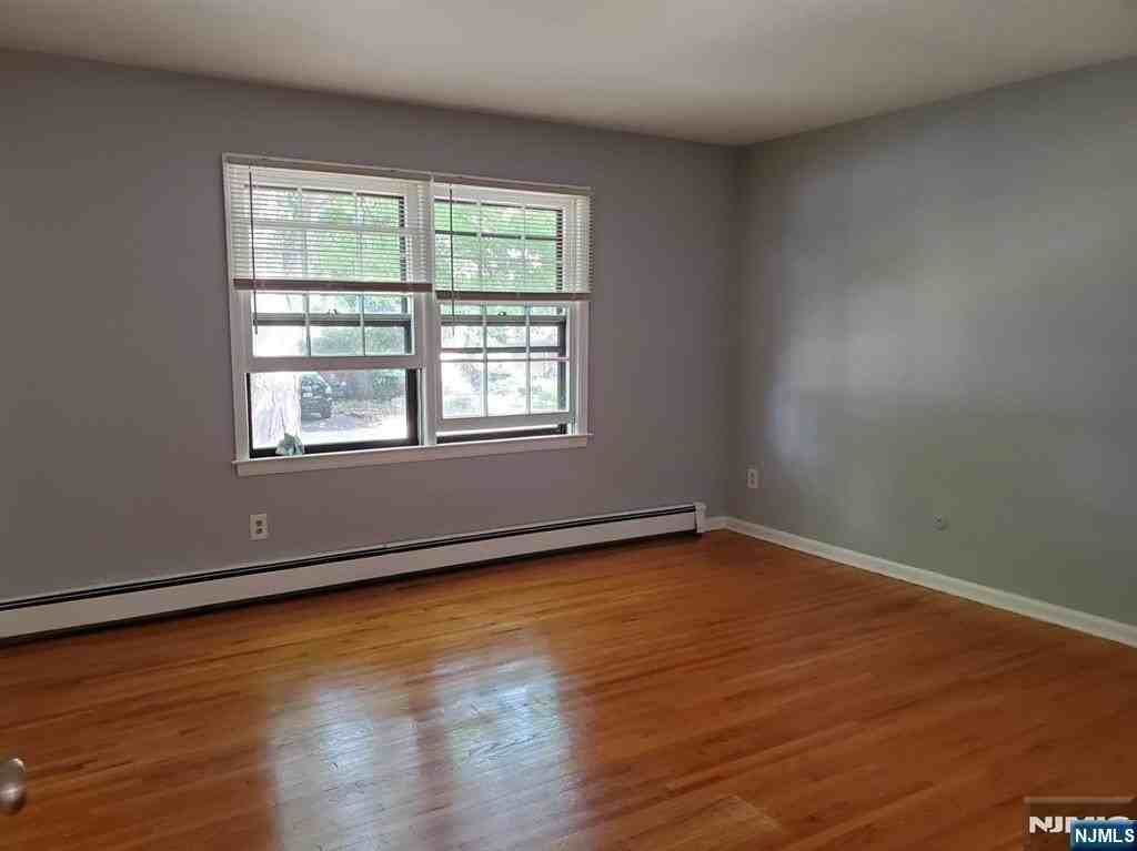 5456 S Spruce St - Photo 6 of 12