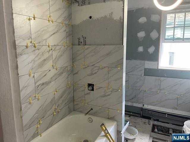 68 Christie St - Photo 4 of 13