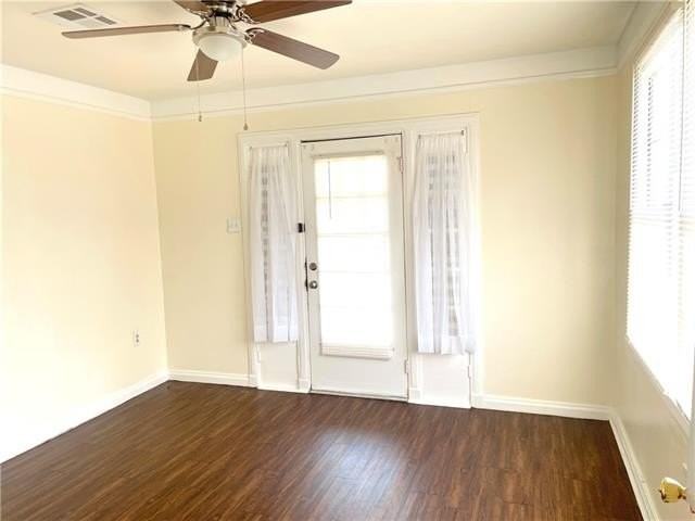 824 Carmadelle St - Photo 4 of 13