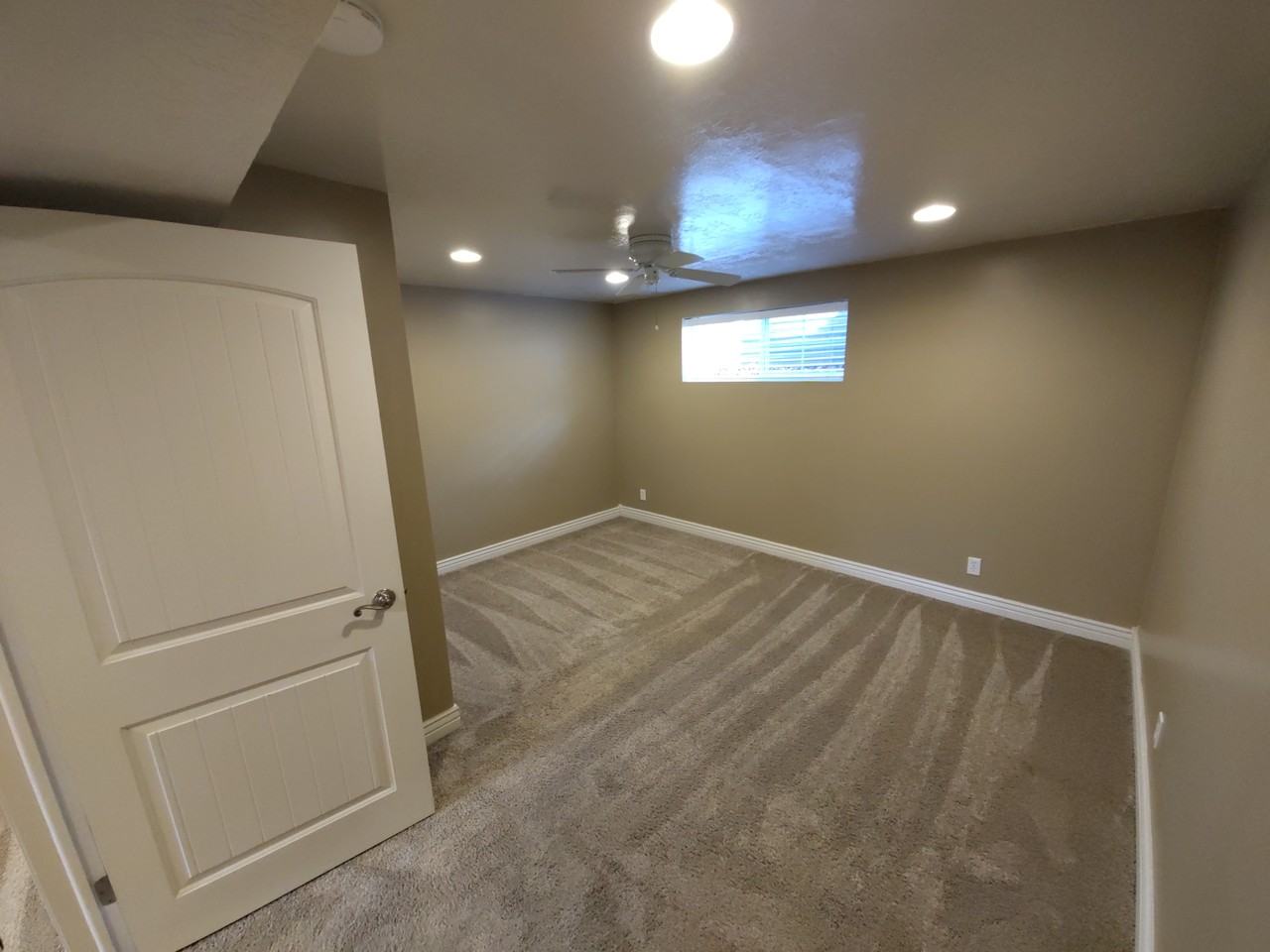 9285 S Sneddon Dr - Photo 3 of 7