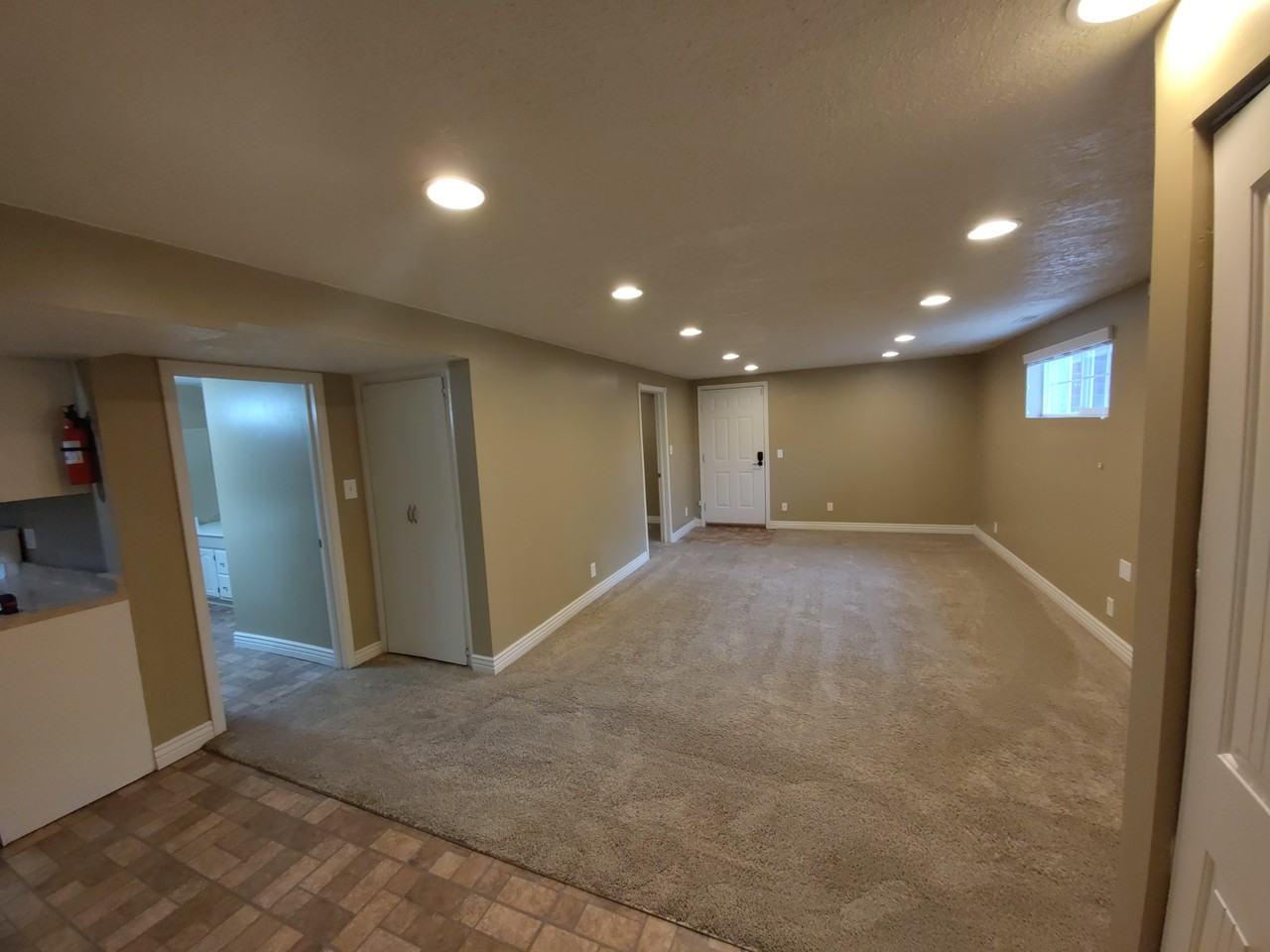 9285 S Sneddon Dr - Photo 5 of 7