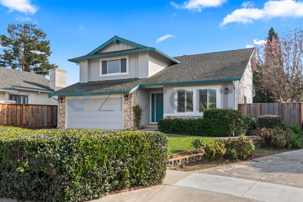 1554 Gilbert Pl - Photo 2 of 34