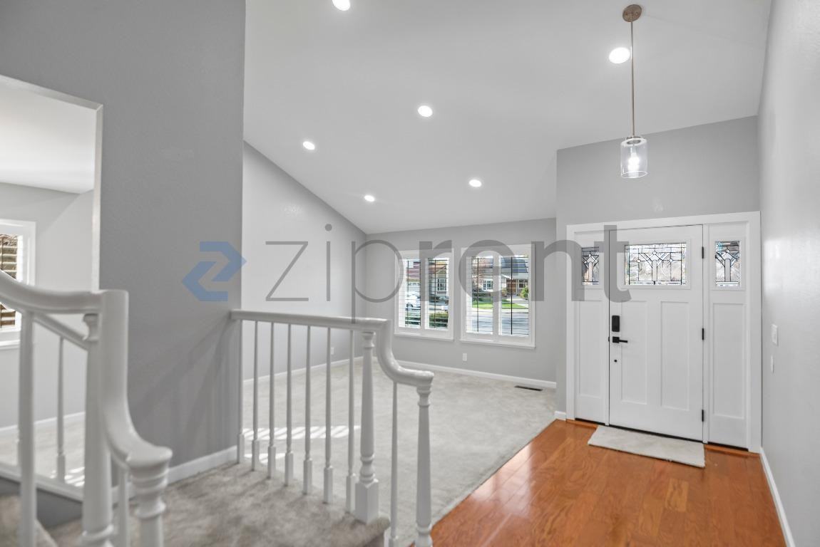 1554 Gilbert Pl - Photo 6 of 34