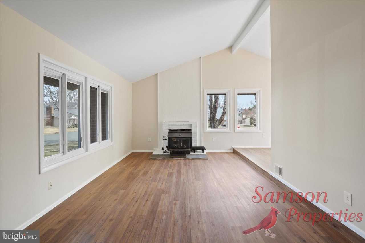 103 Farmington Lane - Photo 2 of 10