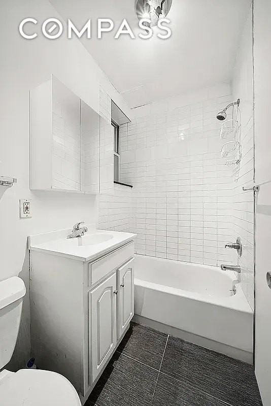 411 Suydam St #1R - Photo 5 of 6