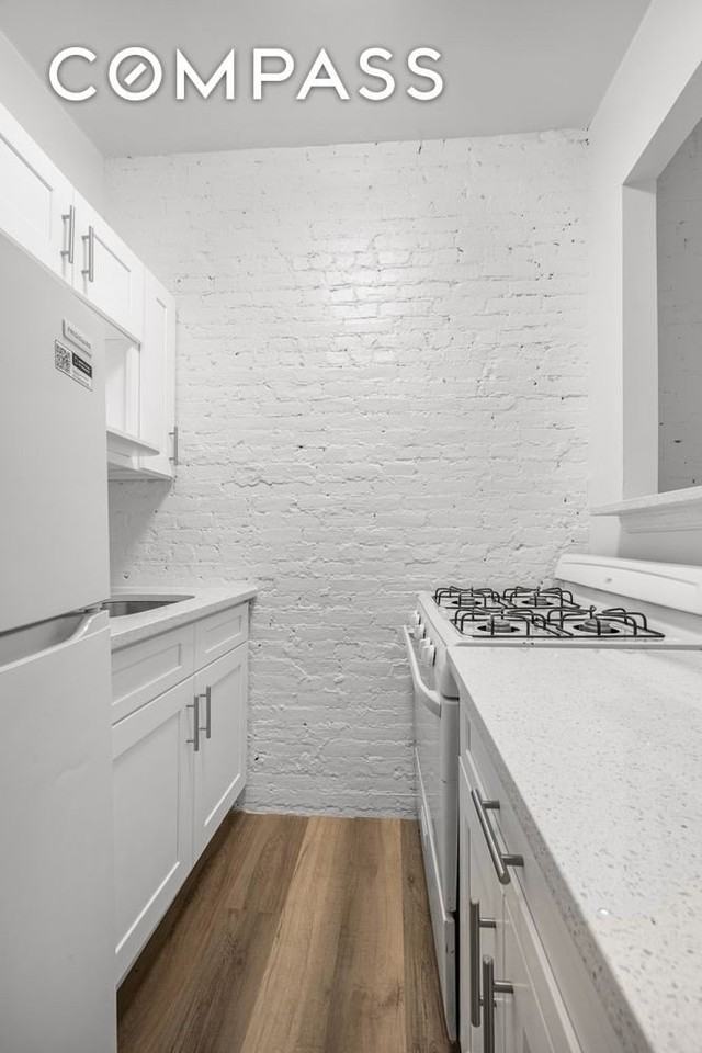 1105 1st Ave #5 - Photo 3 of 5