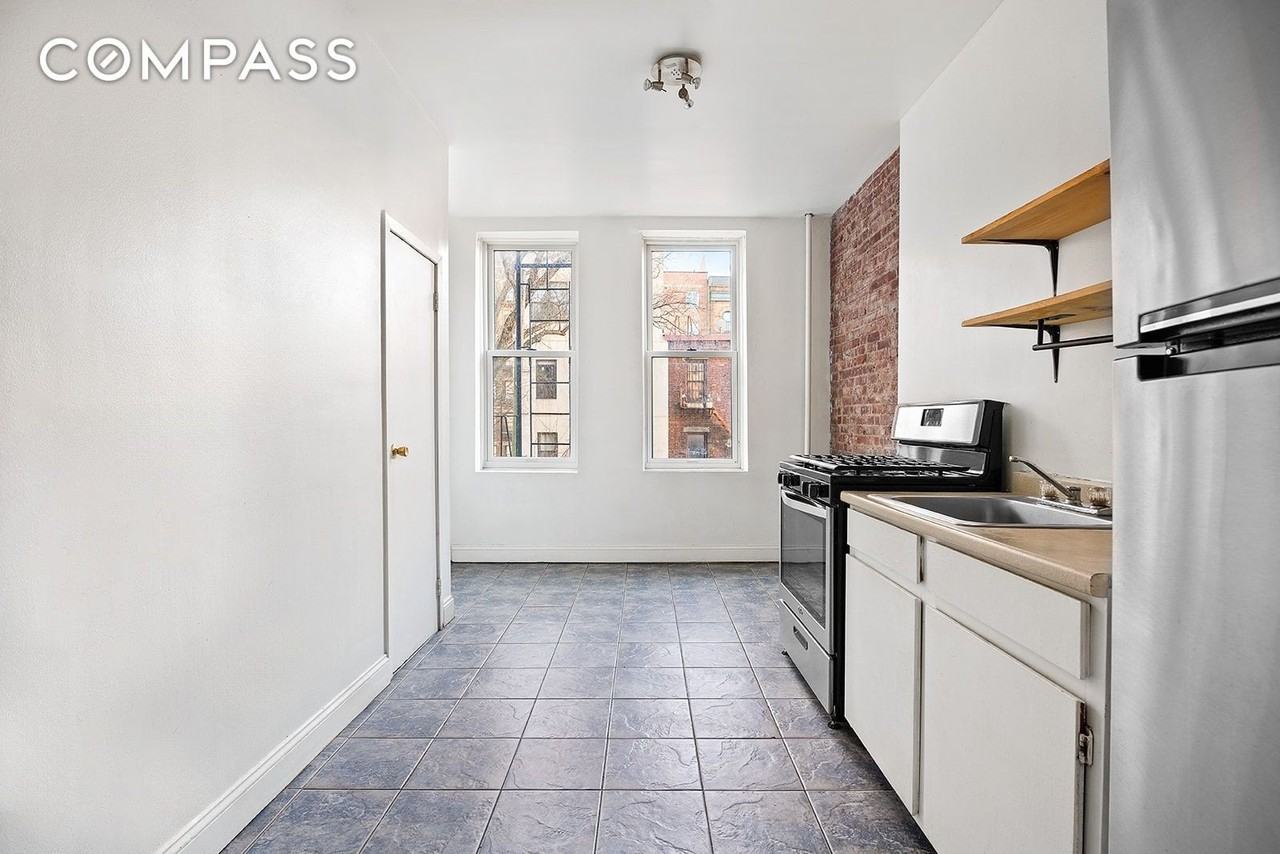 418 S 4th St #2R - Photo 4 of 6