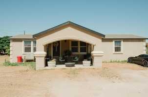 featured image of 1715 N Clendenen Ave