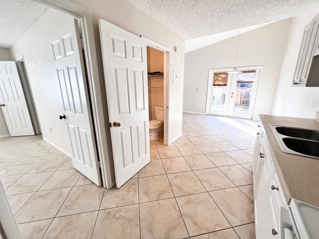 2002 S 10th St #D - Photo 5 of 8