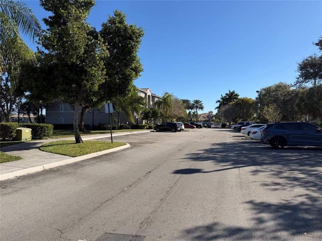 5005 Wiles Rd #307 - Photo 4 of 9