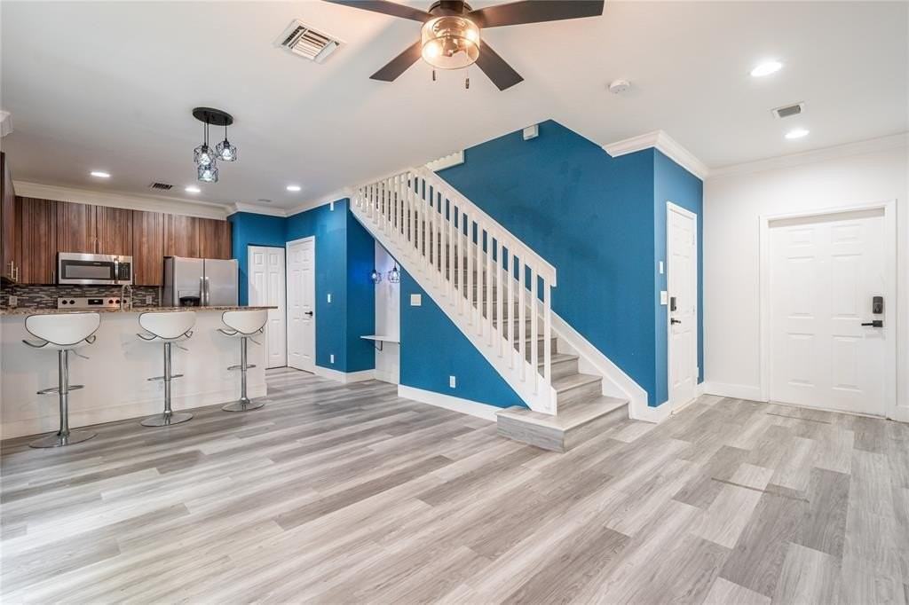 422 Ne 1st Ave - Photo 4 of 17