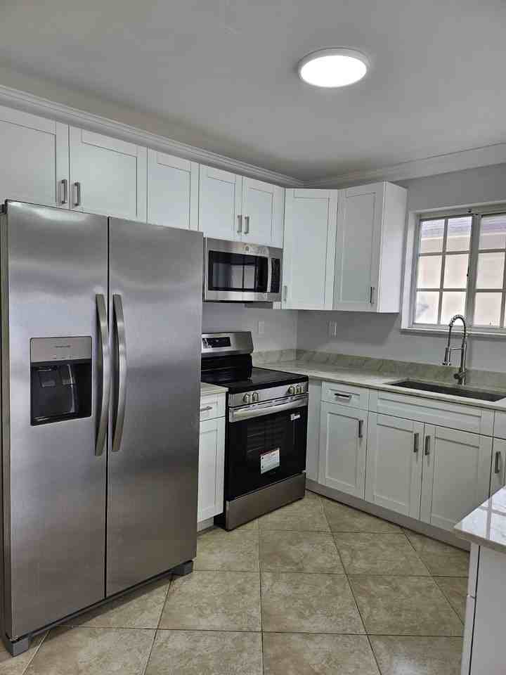 16150 Sw 138th Ct - Photo 3 of 9