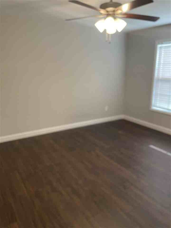 515 Hilton Ct #B - Photo 3 of 8