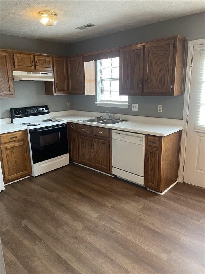 1744 Cave Mill Rd #B - Photo 4 of 5