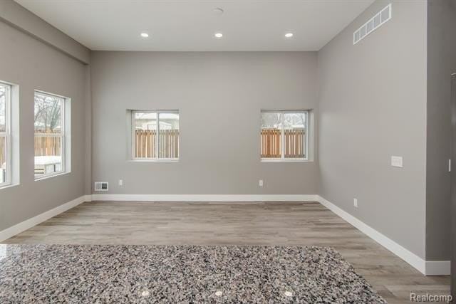 2455 Crumb Rd - Photo 4 of 30