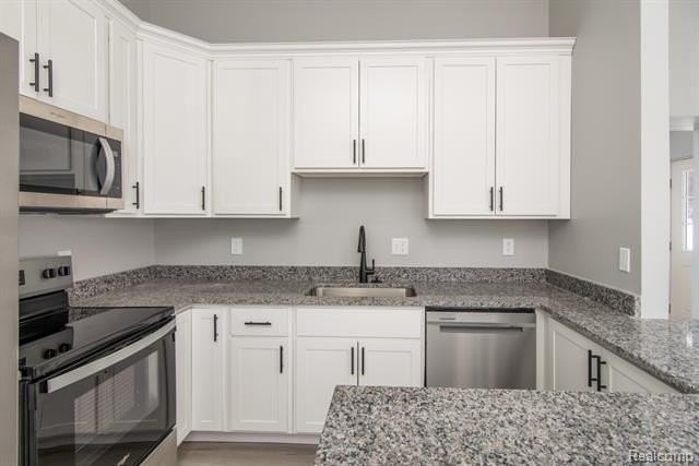 2455 Crumb Rd - Photo 5 of 30