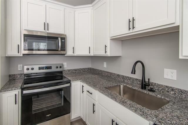 2455 Crumb Rd - Photo 6 of 30