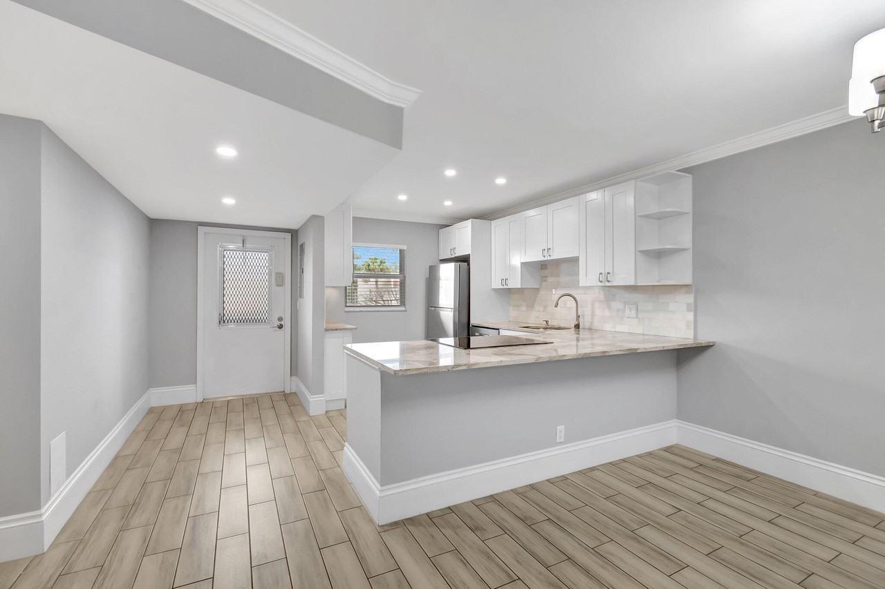2900 Fiore Way - Photo 4 of 35