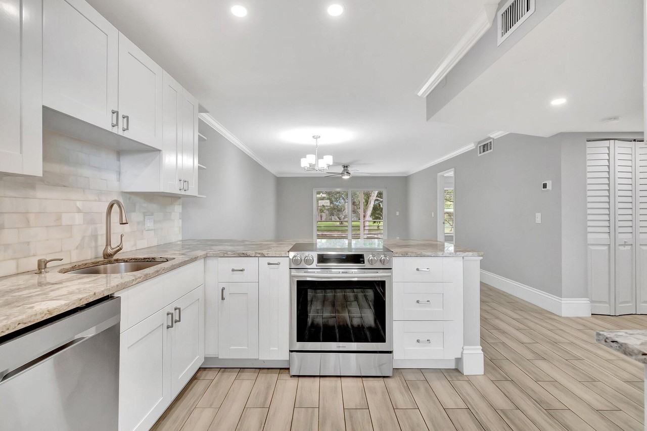 2900 Fiore Way - Photo 5 of 35