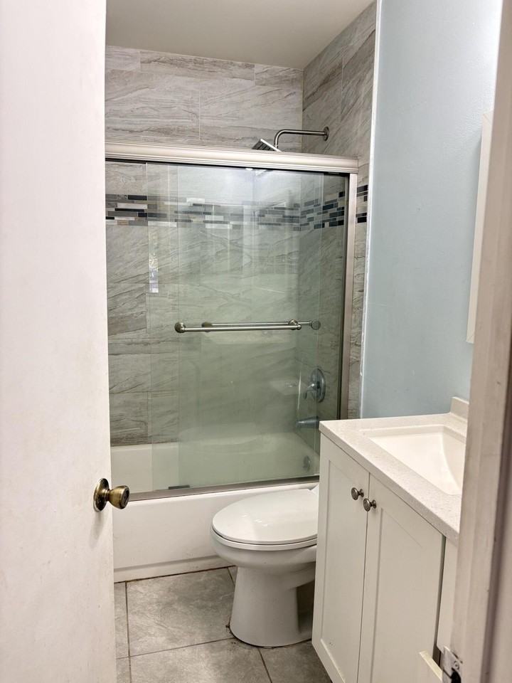 5106 Pier Dr - Photo 7 of 9