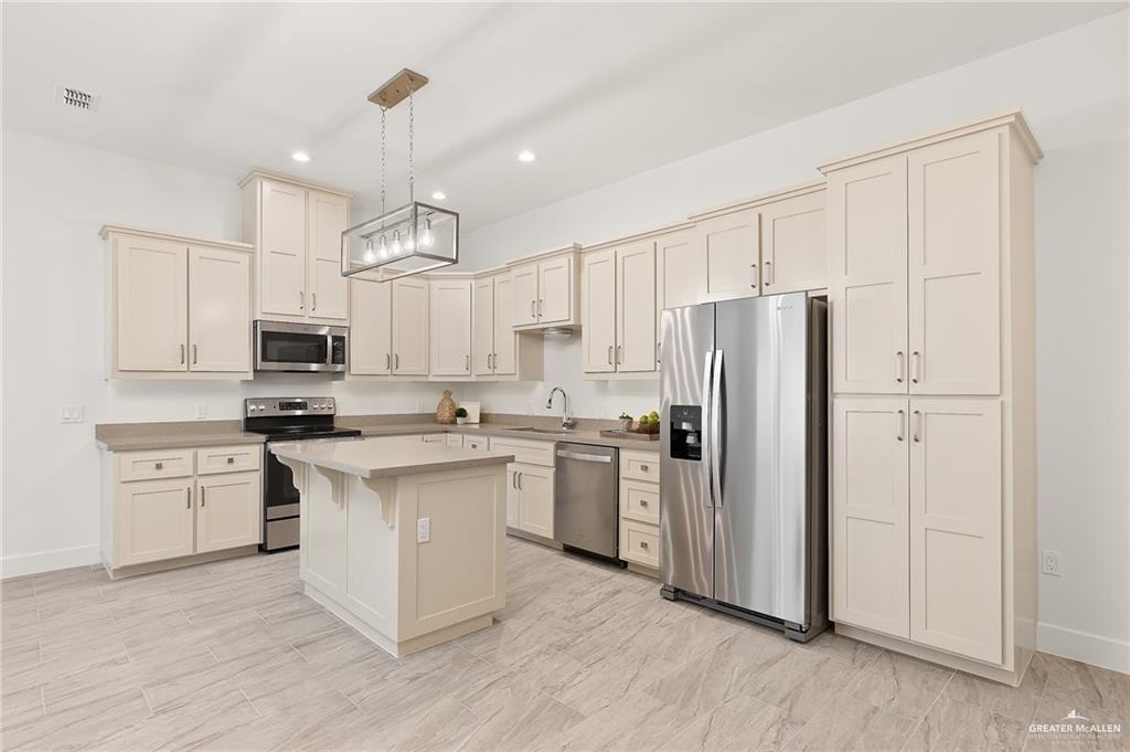 2912 Allen Dr - Photo 4 of 9