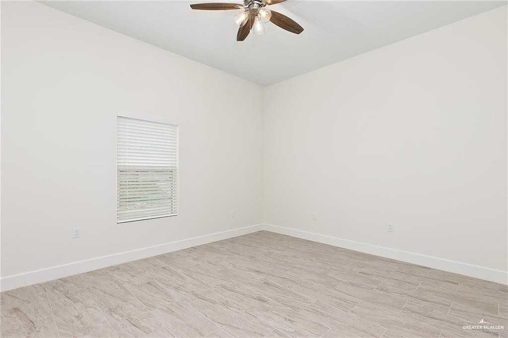 2912 Allen Dr - Photo 5 of 9