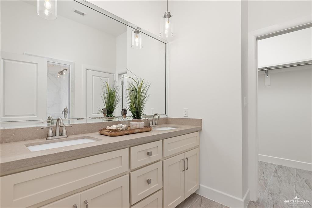 2912 Allen Dr - Photo 6 of 9