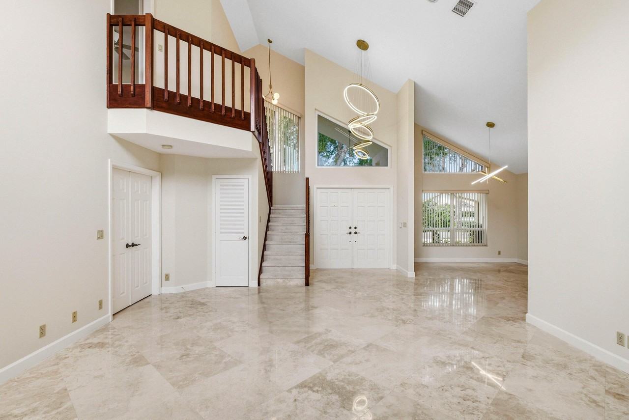 4720 Nw 28th Ave - Photo 7 of 47