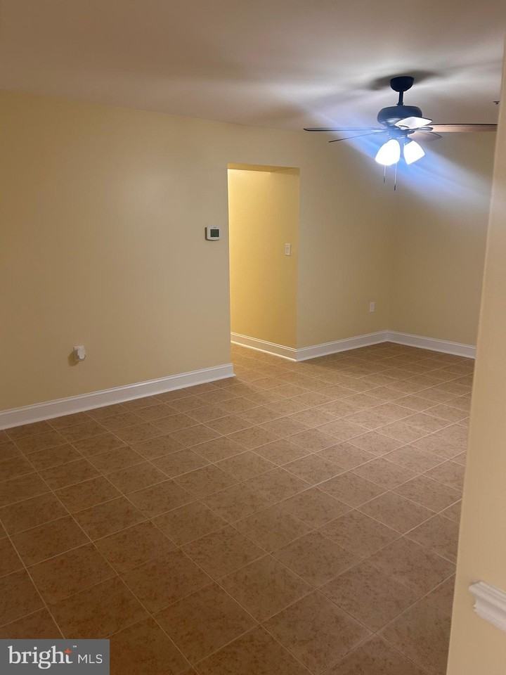 8513 Falls Run Rd ##A - Photo 6 of 18