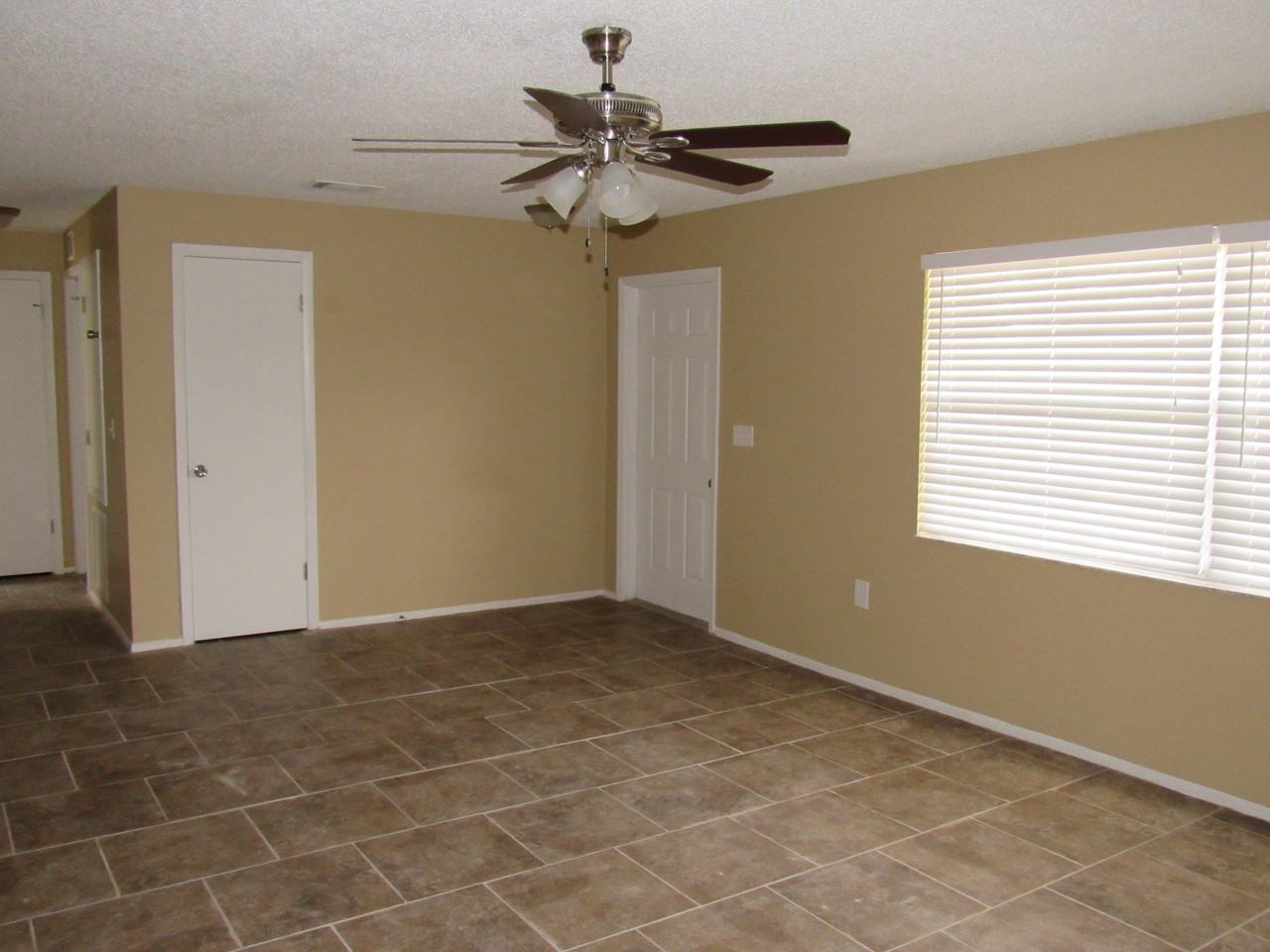 2935 Pembroke Rd - Photo 3 of 16