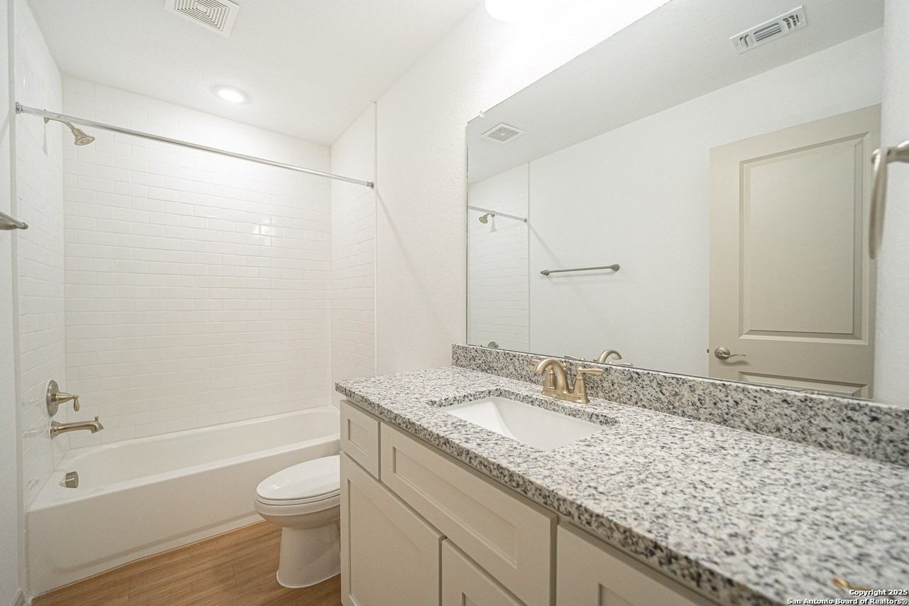 10215 Tulipwood Run Unit 102 #102 - Photo 5 of 22