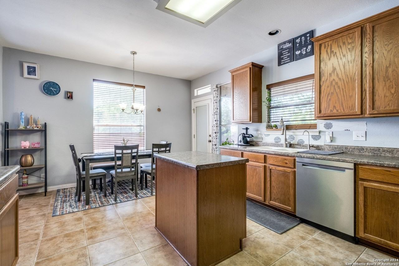 13627 Topaz Lk - Photo 5 of 12