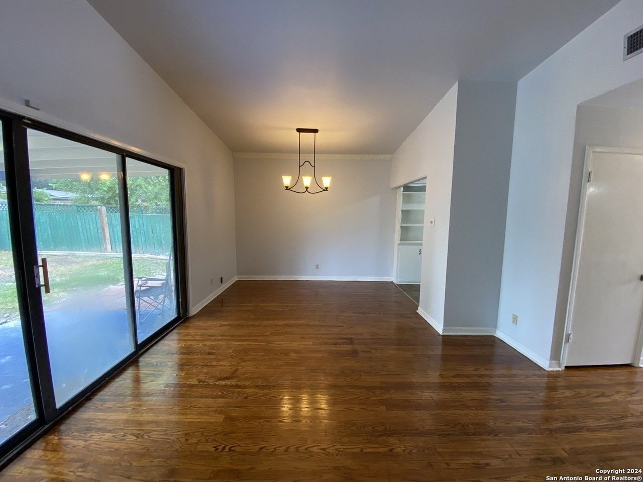 242 Fennel Dr - Photo 2 of 45