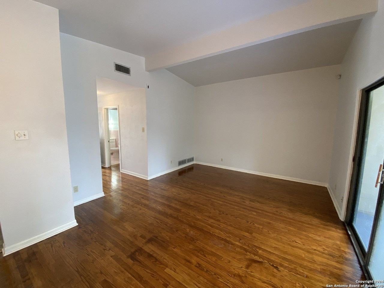 242 Fennel Dr - Photo 4 of 45