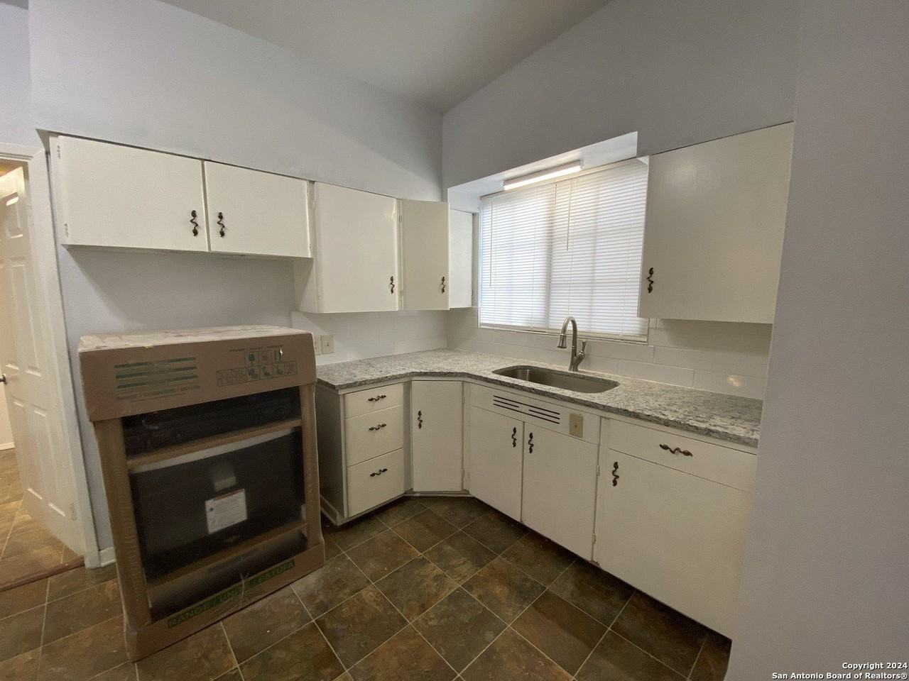 242 Fennel Dr - Photo 7 of 45