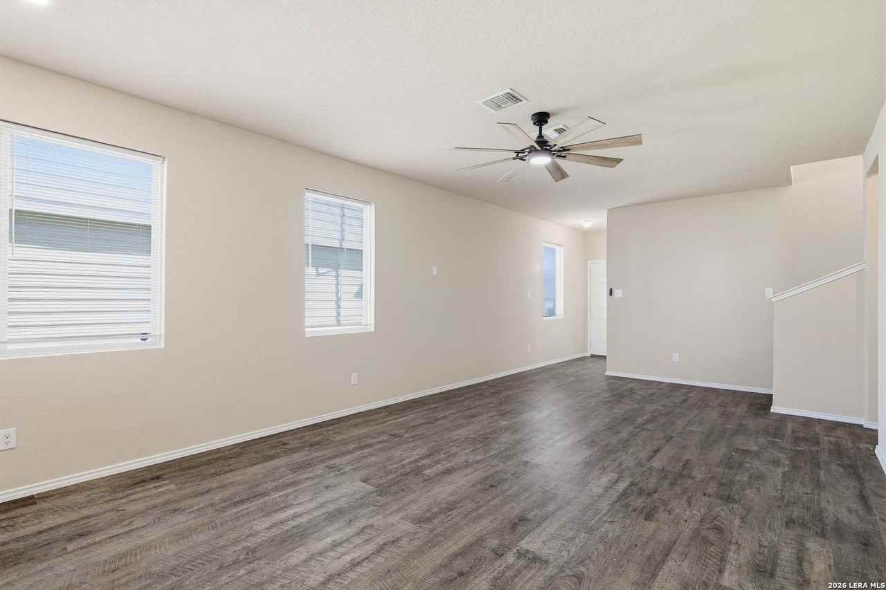 10233 Melissa Ranch Blvd - Photo 3 of 28